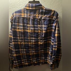 Alesbury Long Sleeve Button Up